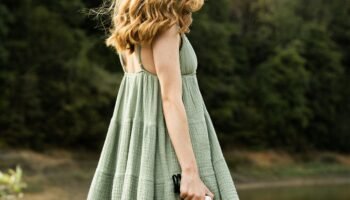 Combine a mint-colored dress. The best combinations