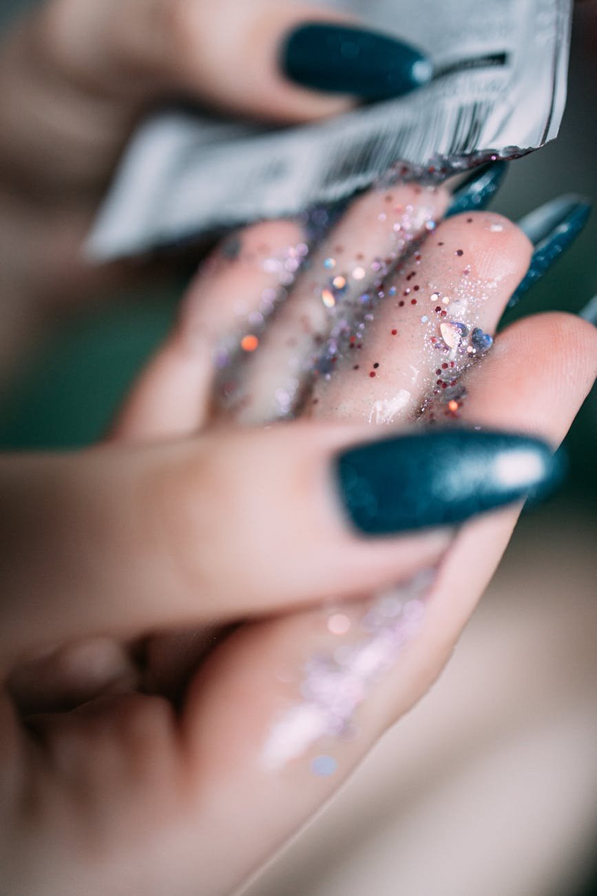 Shimmer dark manicure Diet Coke nails beauty trend