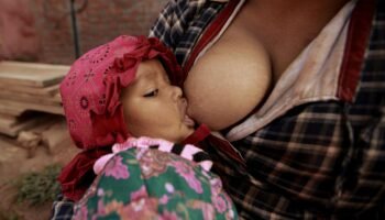 Foods to Avoid While Breastfeeding: A Complete Guide for New Moms